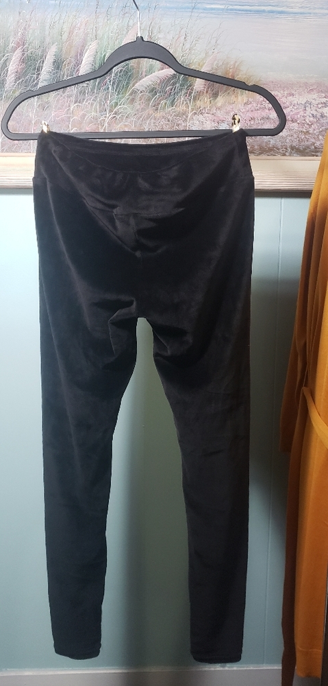 Eye Candy - Size Large Black Velvet Leggings